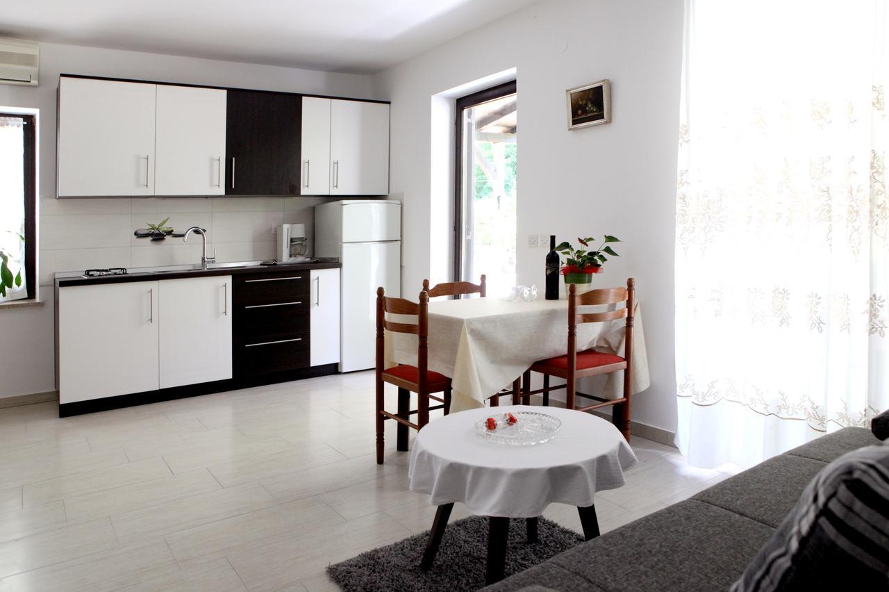 Apartments Marina-Mare ポレッチ 部屋 写真